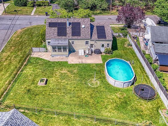 4th image of 40 Windsor Dr