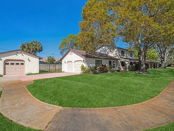 2nd image of 1688 Fenway Cir