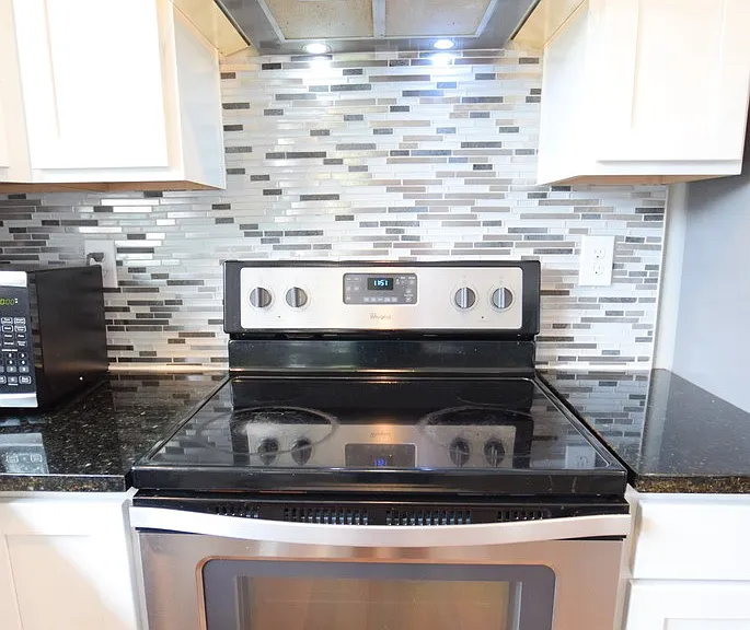 605 S Aurora St — Photo 4