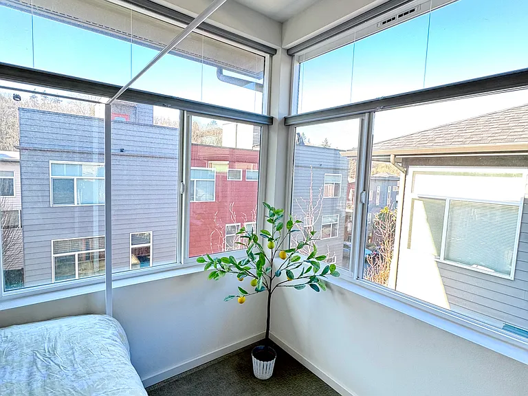 4042 Martin Luther King Jr Way S — Photo 18