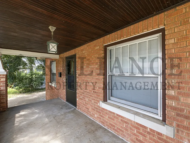 525 S Chautauqua Ave — Photo 4