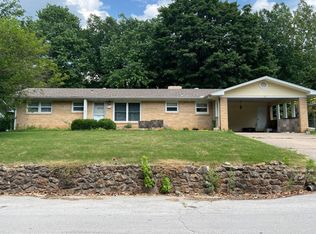 811 Wornall St, Neosho, MO 64850