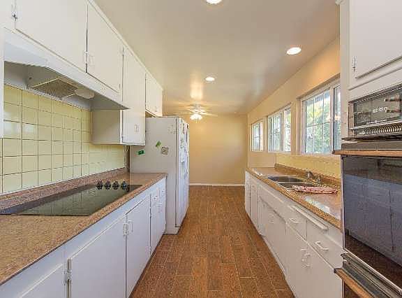 2nd image of 1342 Calle Pimiento