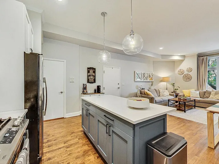 520 N Noble St #2S — Photo 7