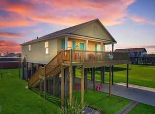 905 Sage Rd, Crystal Beach, TX 77650