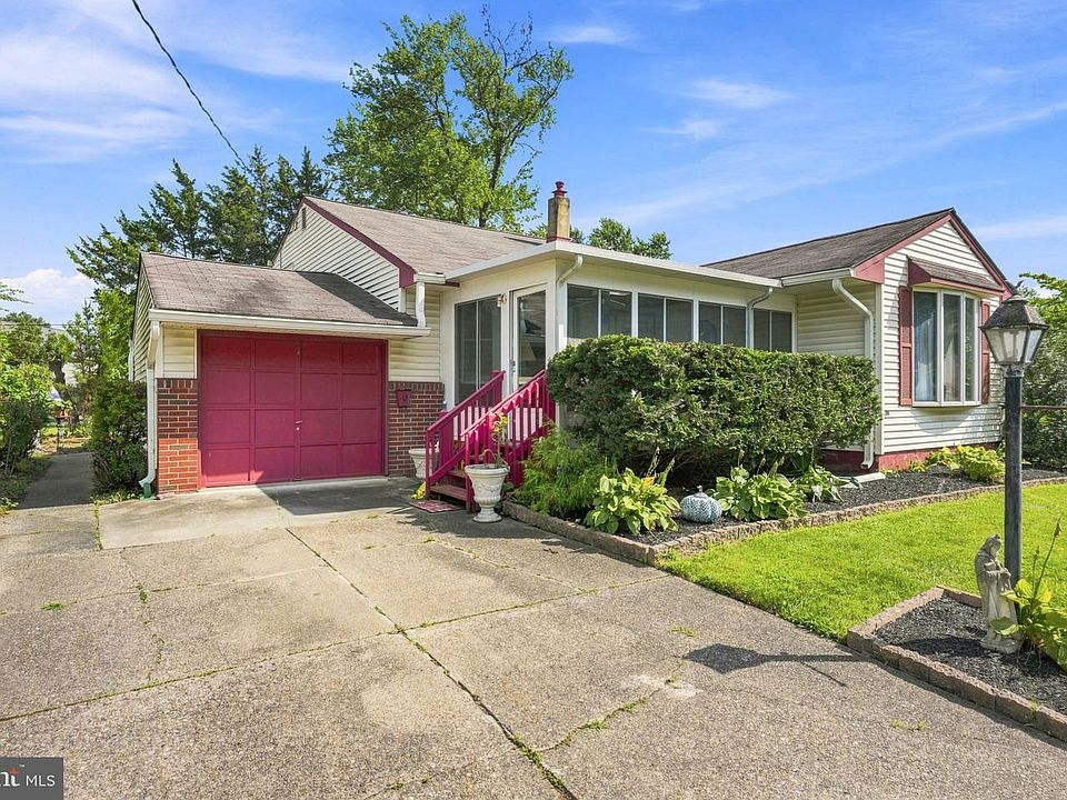 1st image of 713 W Lincoln Ave