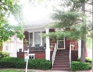 1st image of 2832 Auxplaines Ave