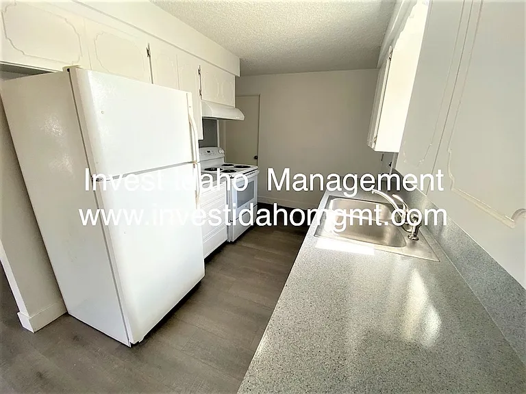 144 Smith Ave #3 — Photo 4