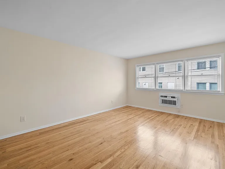 34 E 32nd St #C5 — Photo 9