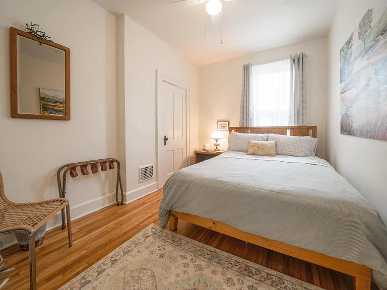 132 E Whittier St — Photo 17