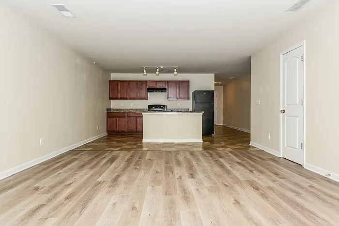 1305 Forsythia Way — Photo 5