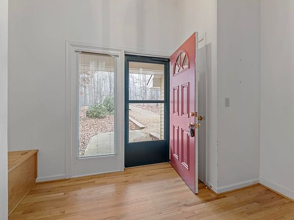 3rd image of 279 Deer Haven Ln