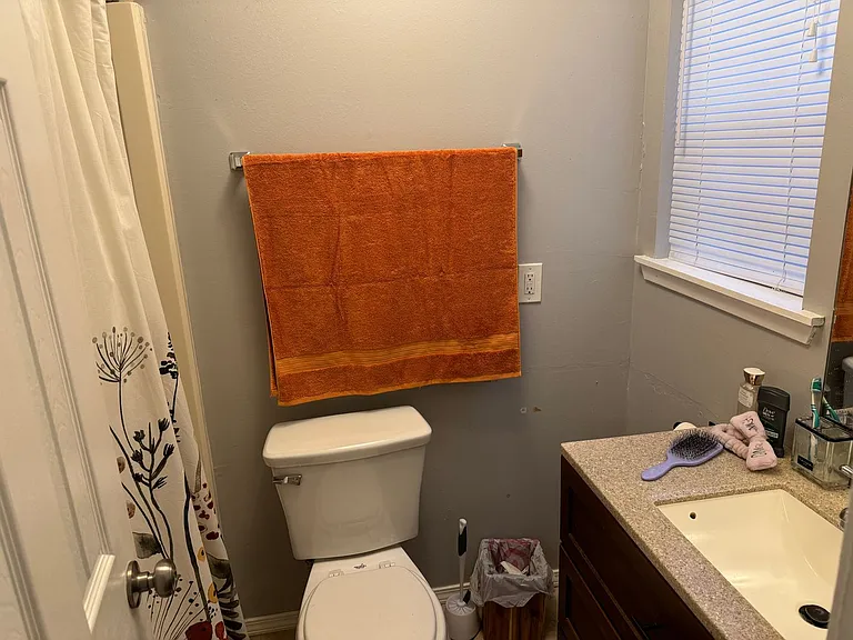 1104 Autumn Cir #B — Photo 6