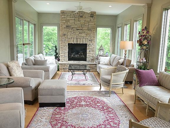 3rd image of 2210 Forest Hill Dr