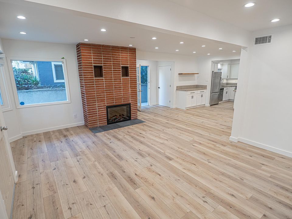 Living room & dining area