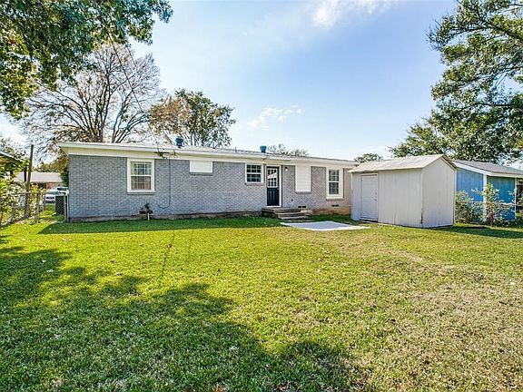 4th image of 2109 Tolosa Dr
