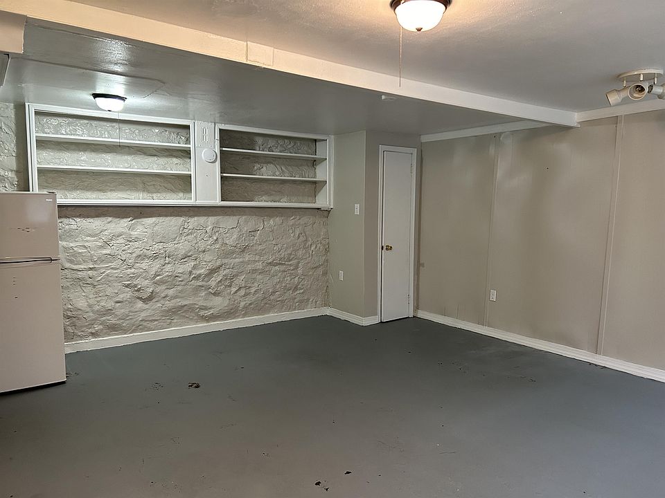 1st image of 400 N Loudoun St #10453198