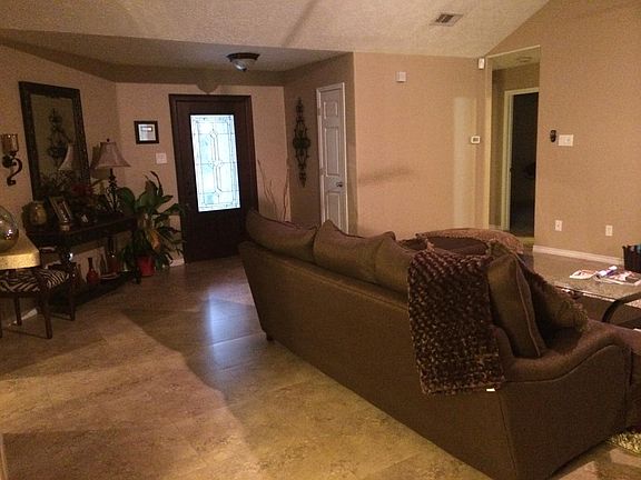 2nd image of 1006 Willowbriar Ln
