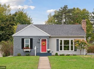 118 Ridgewood Dr, Hopkins, MN 55343