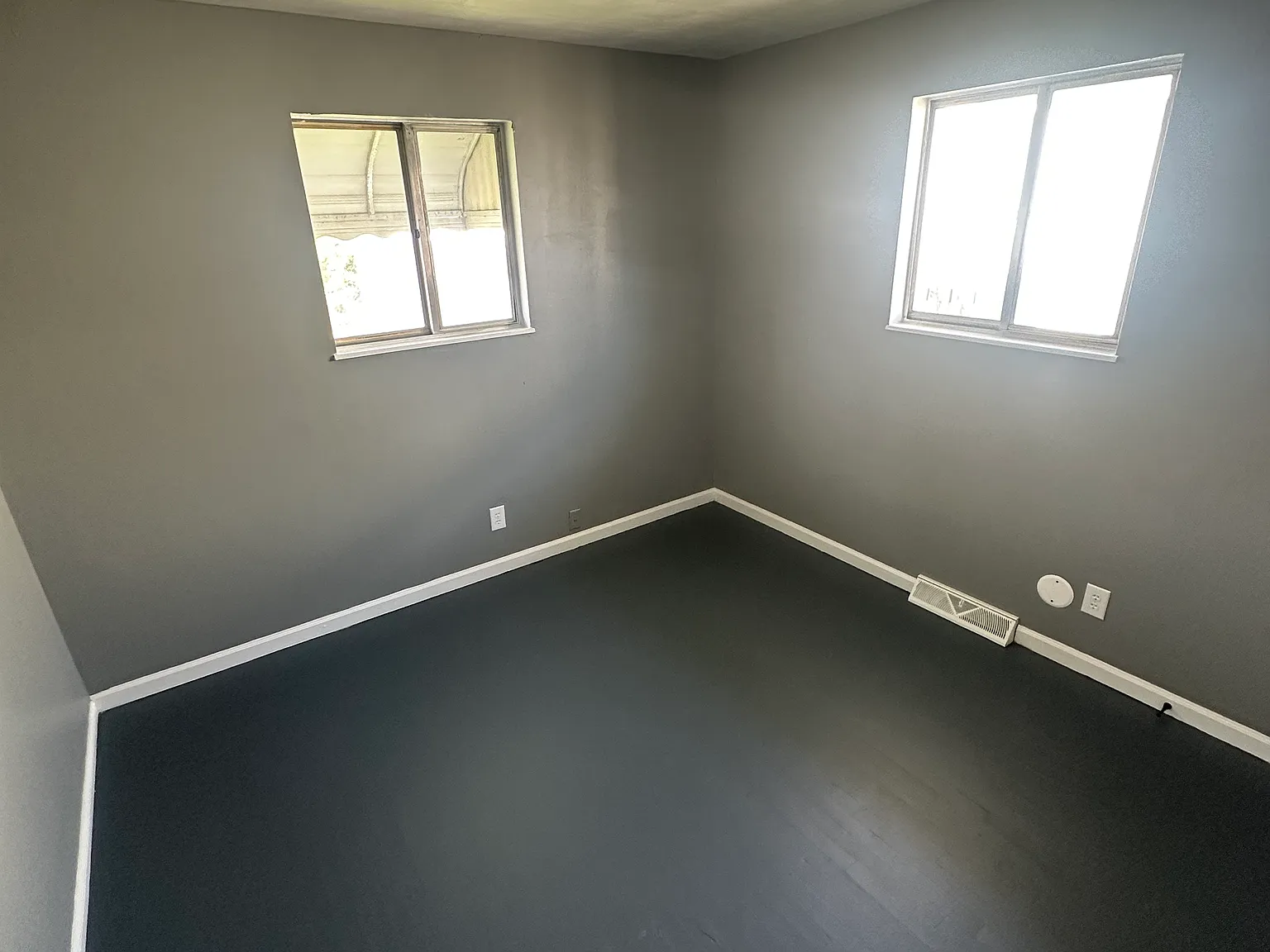 3 bed, 1008 sqft, $1,300 — Photo 3