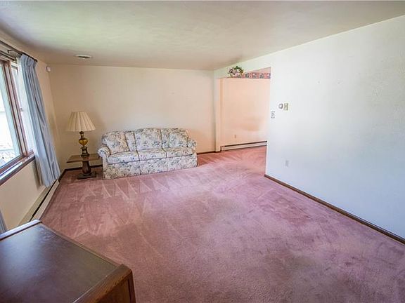 4th image of 103 Home St
