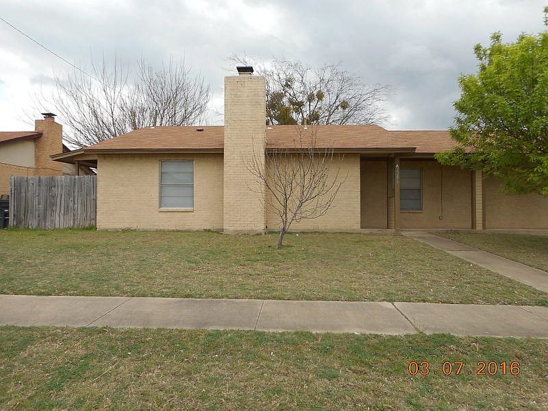 1st image of 2206 Hunt Dr #A
