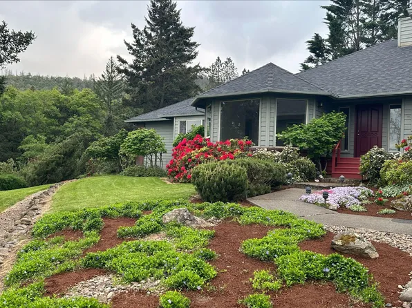 3115 Deer Trail Ln, Medford, OR 97501