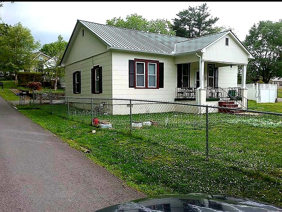 Taken 3 years ago. New roof.