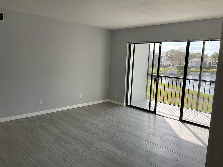 8211 Sun Spring Cir — Photo 8