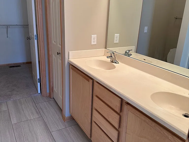 2437 121st Cir NE #D — Photo 8