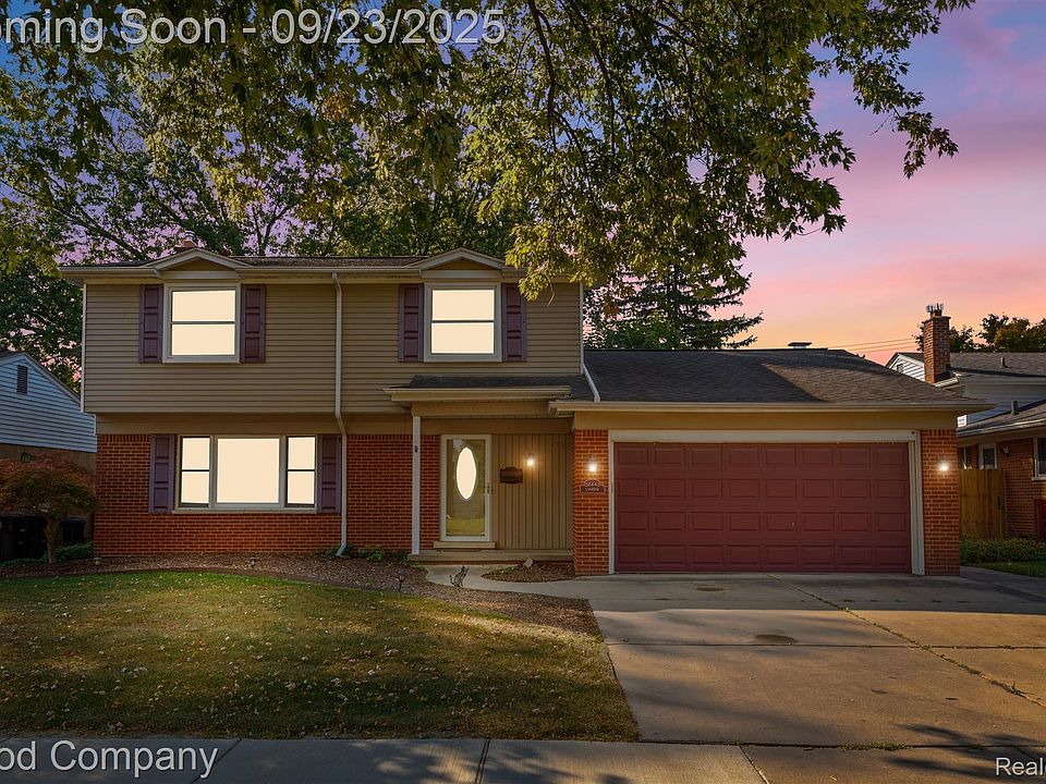 1st image of 32443 Lyndon St