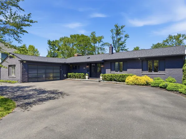 2950 Middlebury Ln, Bloomfield Hills, MI 48301