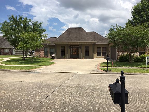 2nd image of 403 Shadowlawn Dr