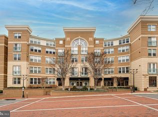 12000 Market St APT 445, Reston, VA 20190