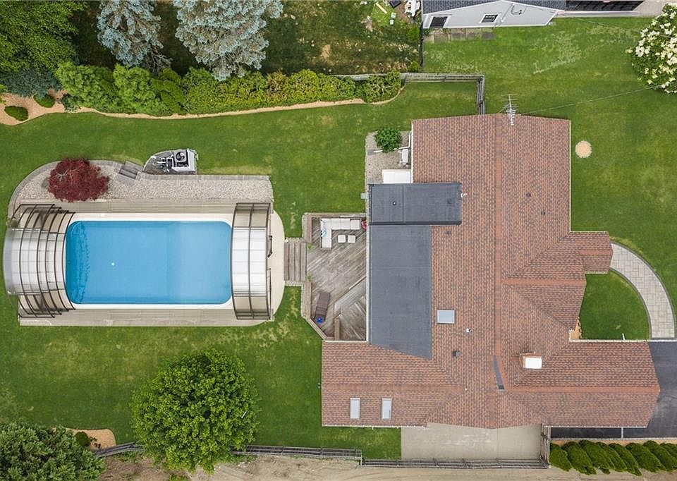 1st image of 104 Kay Blvd