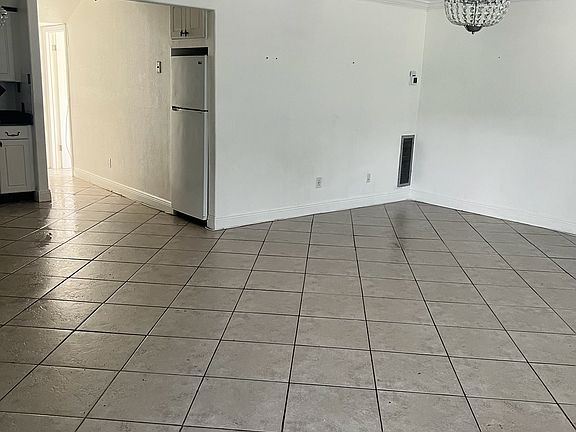 2nd image of 1345 Drew St APT 16