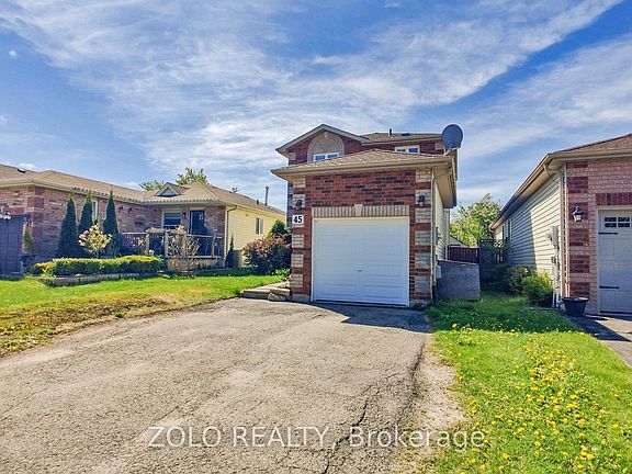 4th image of 45 Athabaska Rd