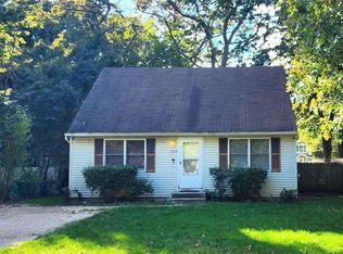 208 Cypress Dr, Mastic Beach, NY 11951