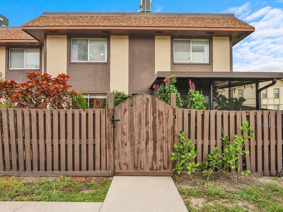 1st image of 2116 Sherwood Forest Boulevard #28