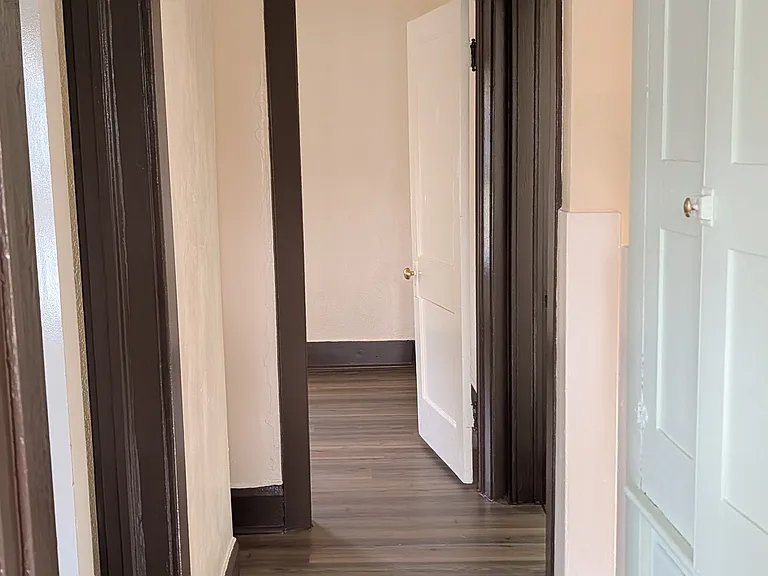 526 Ogden Ave — Photo 22