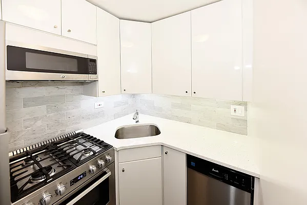 Rented by Buchbinder & Warren | media 15