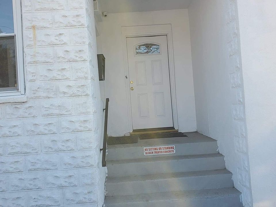1st image of 960 Front St #A