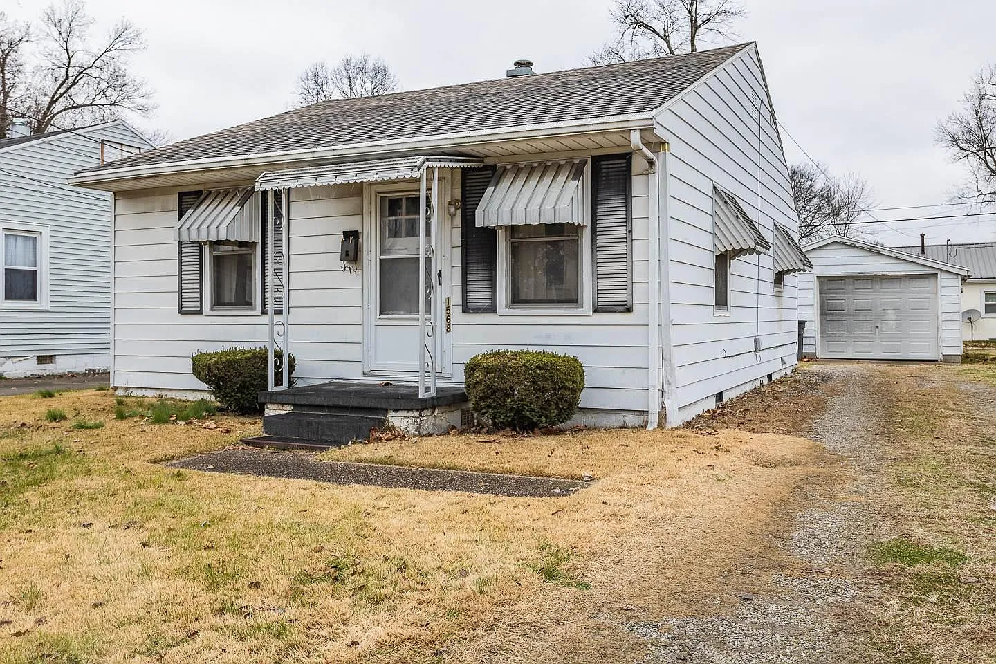 1568 Maxwell Ave photo 1