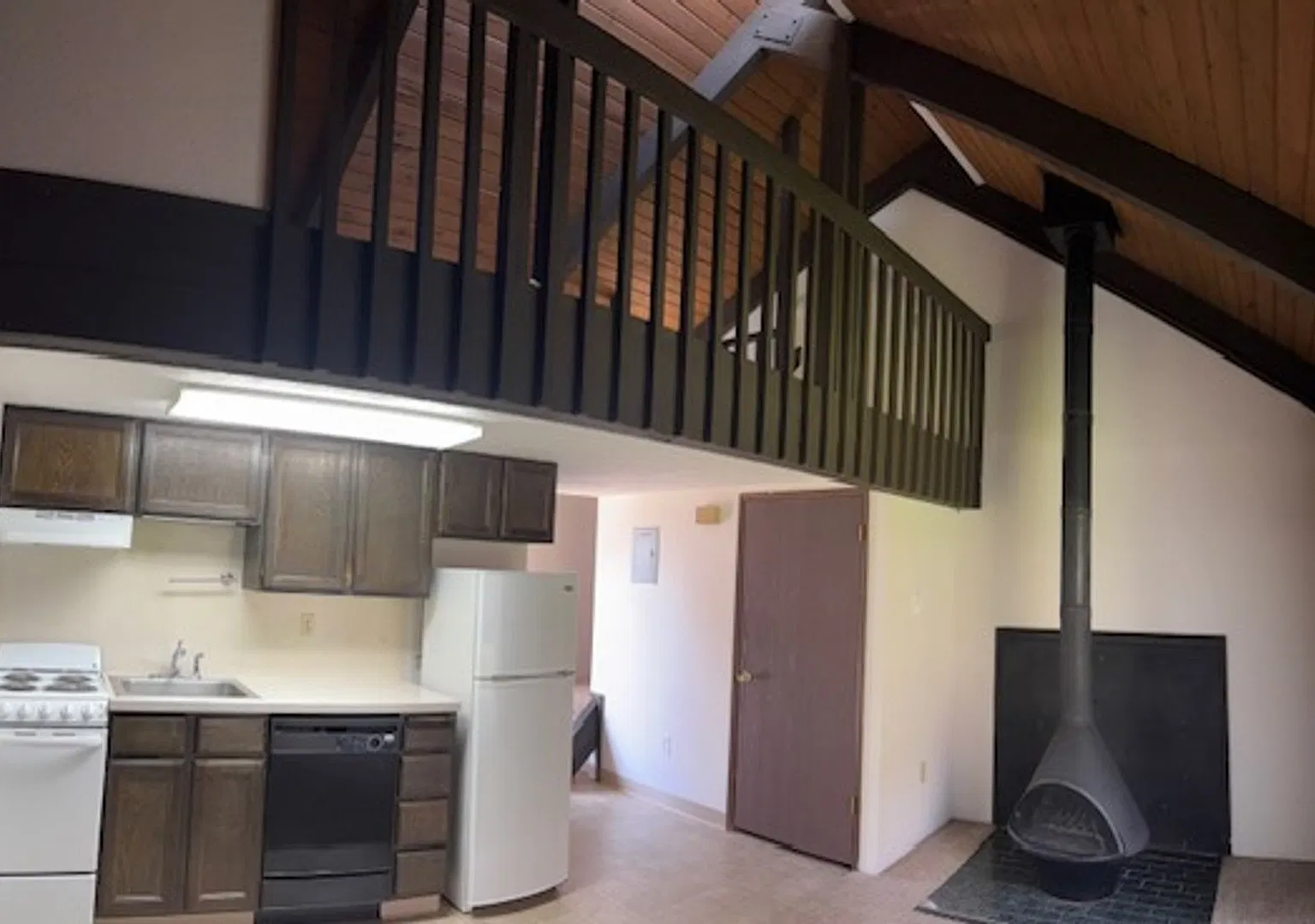 2090 — Photo 1