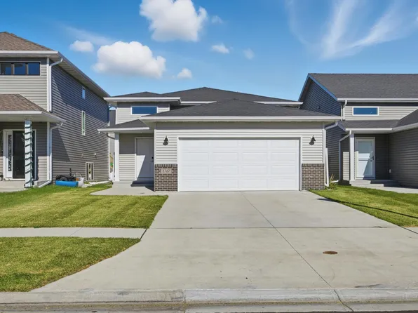 3767 Chinook Dr S, Fargo, ND 58104