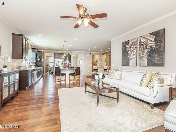2nd image of 8 Hogan Ct