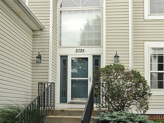 2nd image of 2024 Emerald Pines Ln