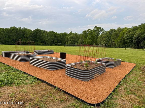 5th image of 209 Adams Creek Rd