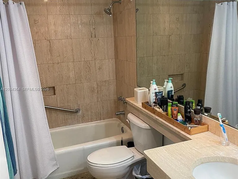 700 Biltmore Way #1015 — Photo 12