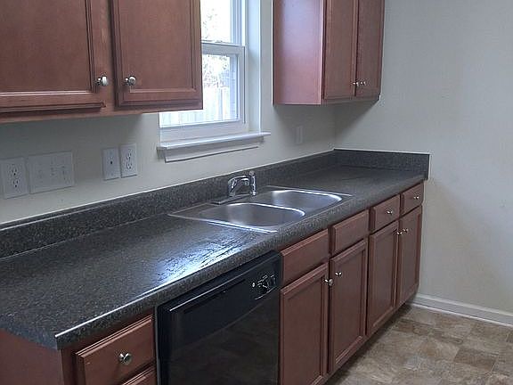 4th image of 766 Cairn Cir